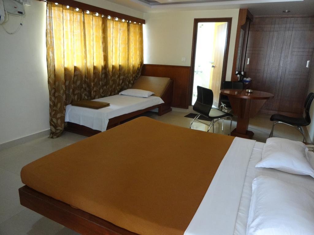 Sheetal Residency Hotel Bangalore Bagian luar foto